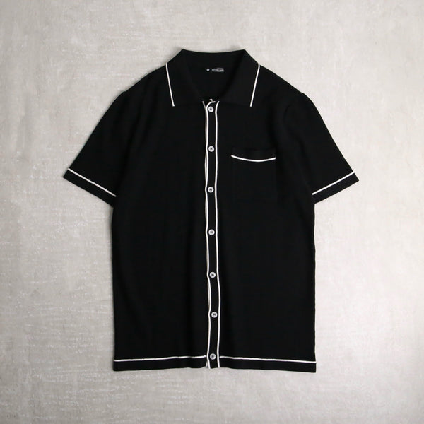 black color line design knit polo shirt