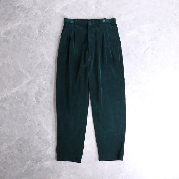 “PRONTI”moss green velor tuck tapered pants