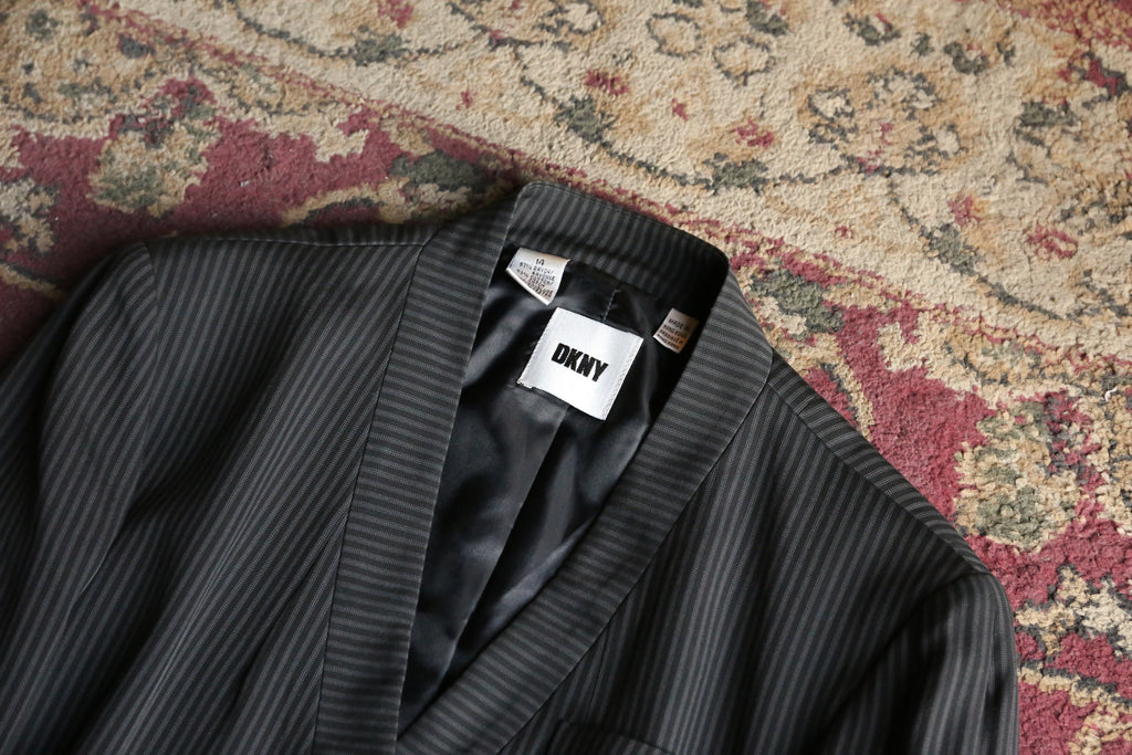 “DKNY” 4 button stripe tailored jacket