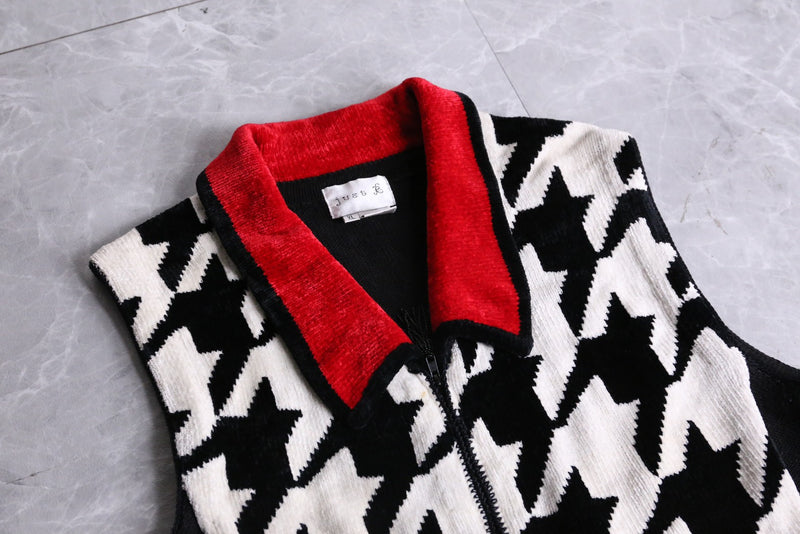 black×red houndstooth pattern zip vest