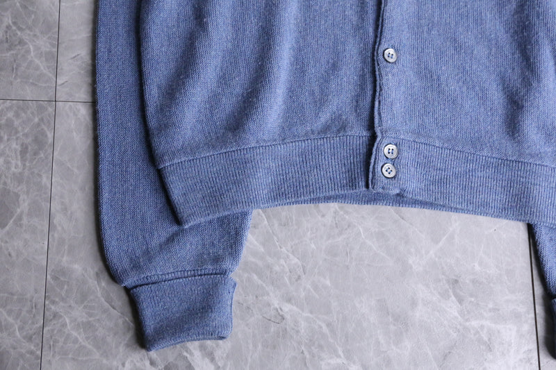 "IZOD" light blue acryl cardigan