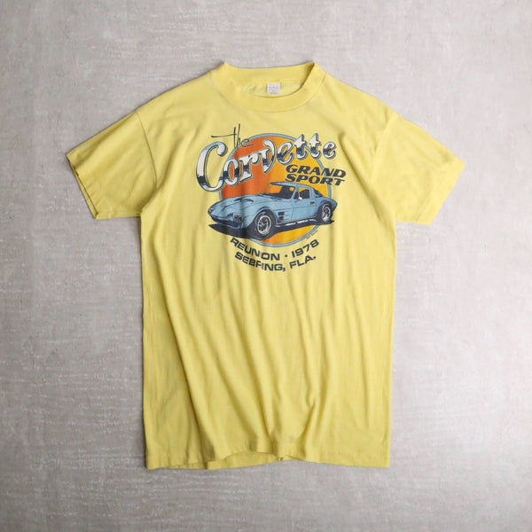 chevrolet colvette design yellow T-shirt