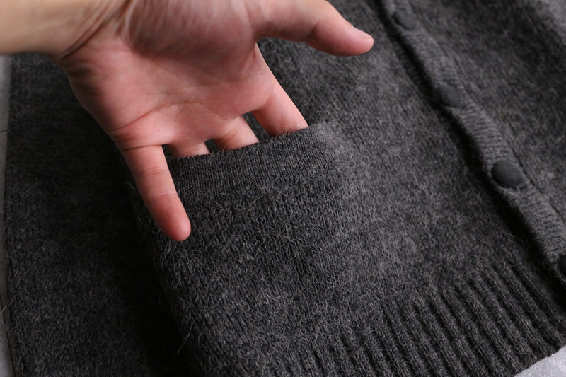 switching pattern charcoal grey cardigan