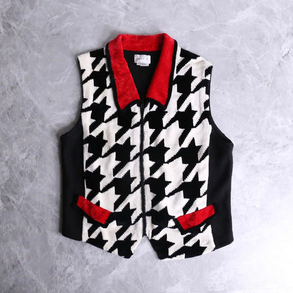 black×red houndstooth pattern zip vest