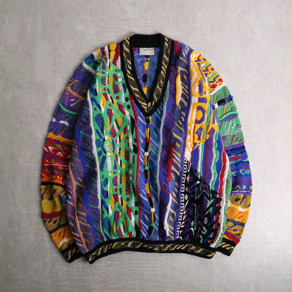 "COOGI" rainbow 3D pattern Vneck knit