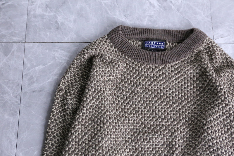 “JANTZEN”earthy color acrylic sweater