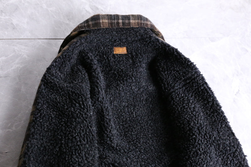 black color check toggle design pullover