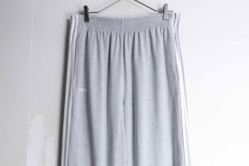 "adidas" gray clor wide silhouette track pants