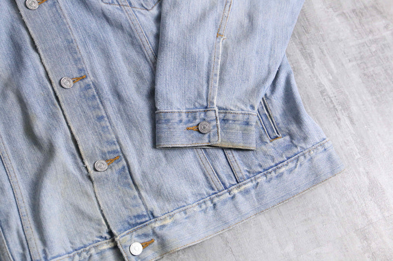 "Levi's" damage neck light blue denim jacket