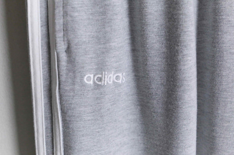 "adidas" gray clor wide silhouette track pants