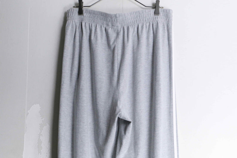 "adidas" gray clor wide silhouette track pants