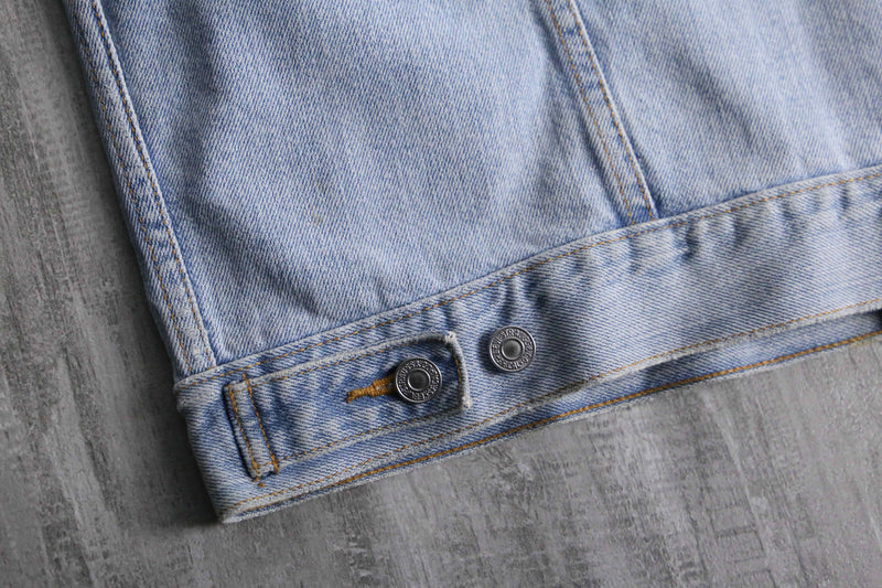 "Levi's" damage neck light blue denim jacket