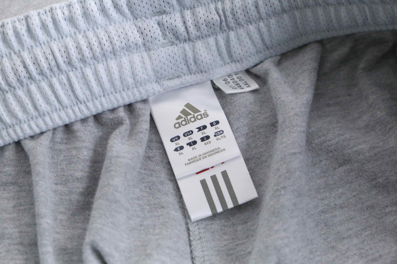 "adidas" gray clor wide silhouette track pants