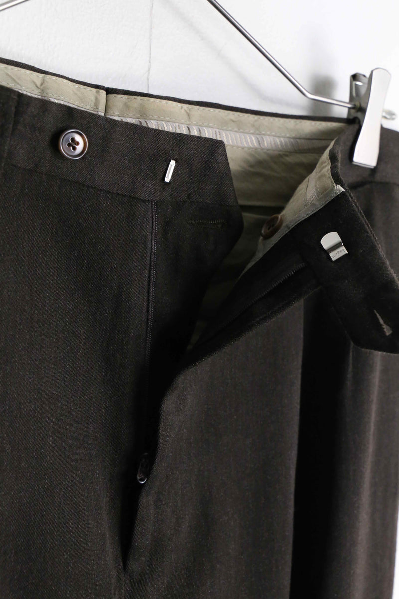 brown color 2tuck wide tapered trousers