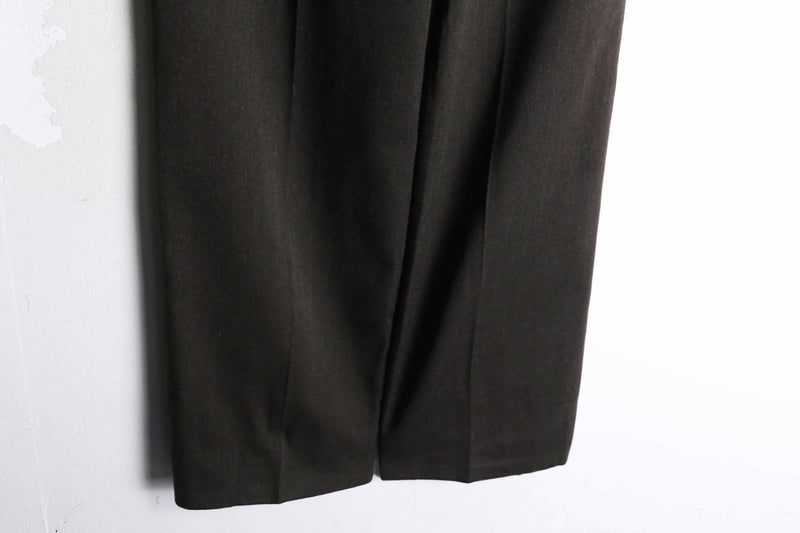 brown color 2tuck wide tapered trousers