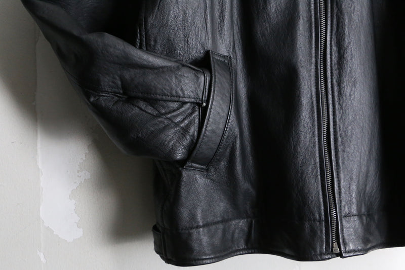 loose silhouette black single leather jacket