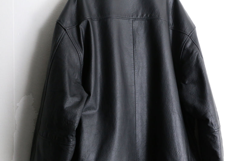 loose silhouette black single leather jacket