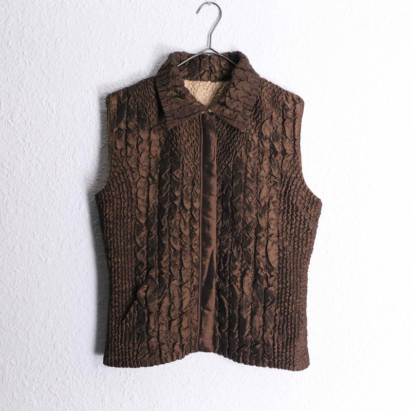 Wrinkle design reversible vest