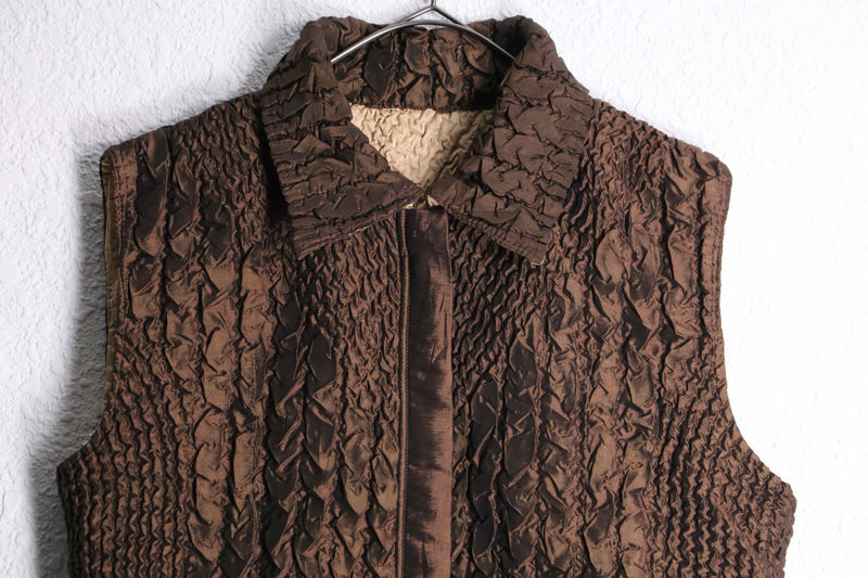 Wrinkle design reversible vest