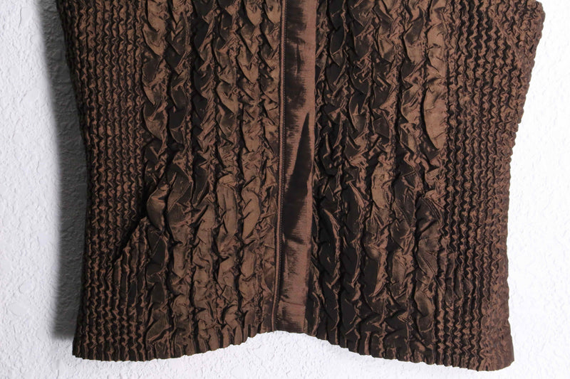 Wrinkle design reversible vest