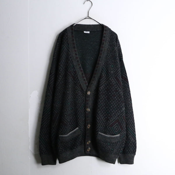 Geometric patterns two pocket cardigan