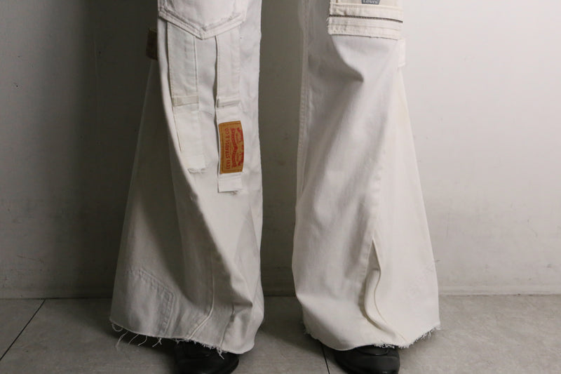 "Re:make" pocket patch design white buggy flare denim