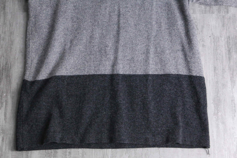 dog design loose knit