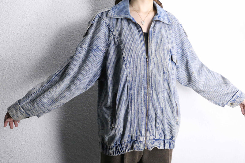 vintage like washed zip-up denim blouson