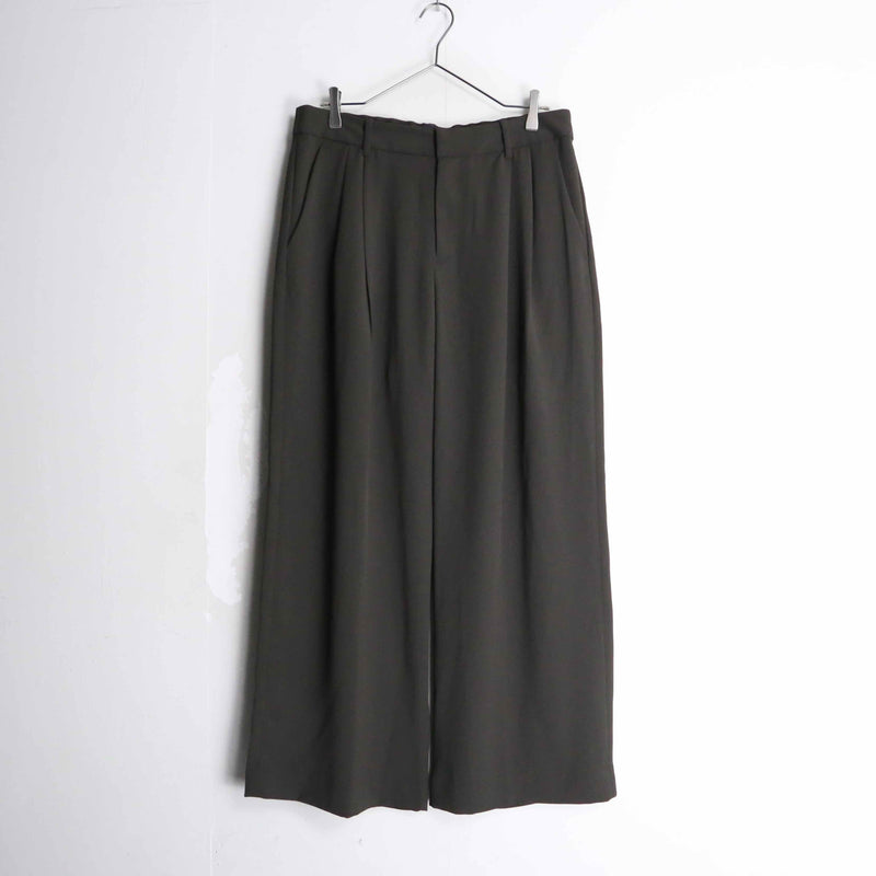 “GAP” brown color loose slacks