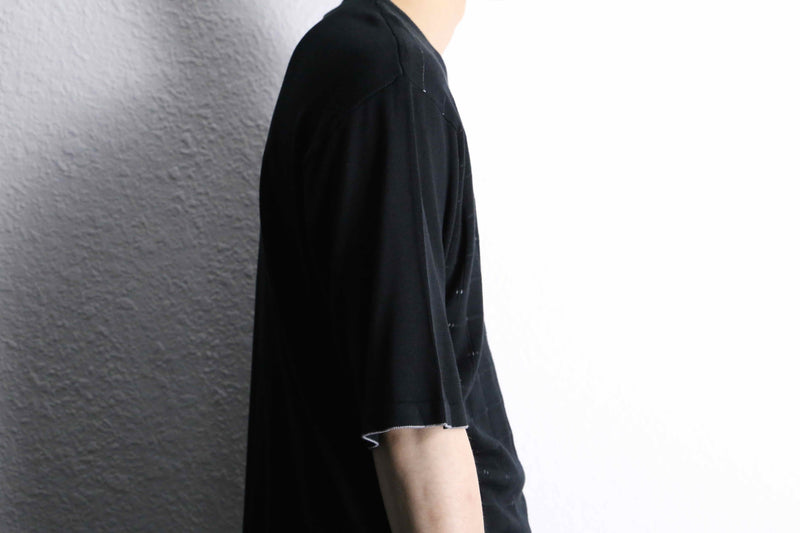 monotone block check design silk knit Tee