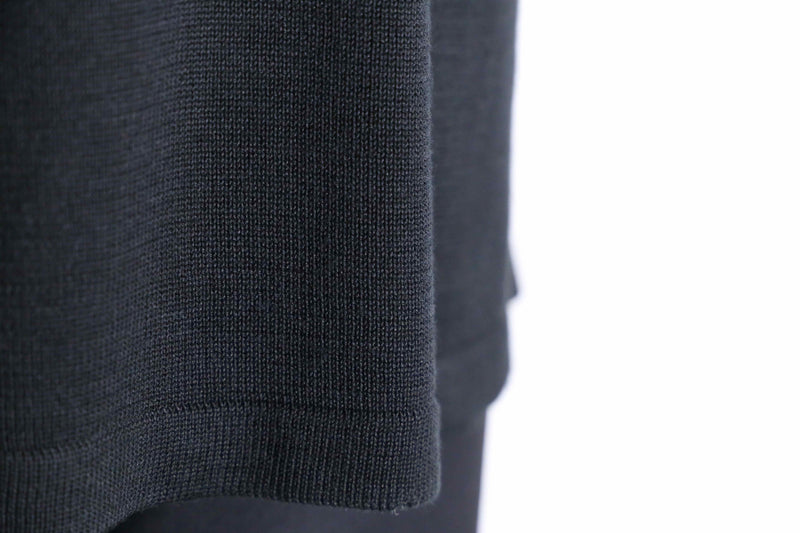 monotone block check design silk knit Tee