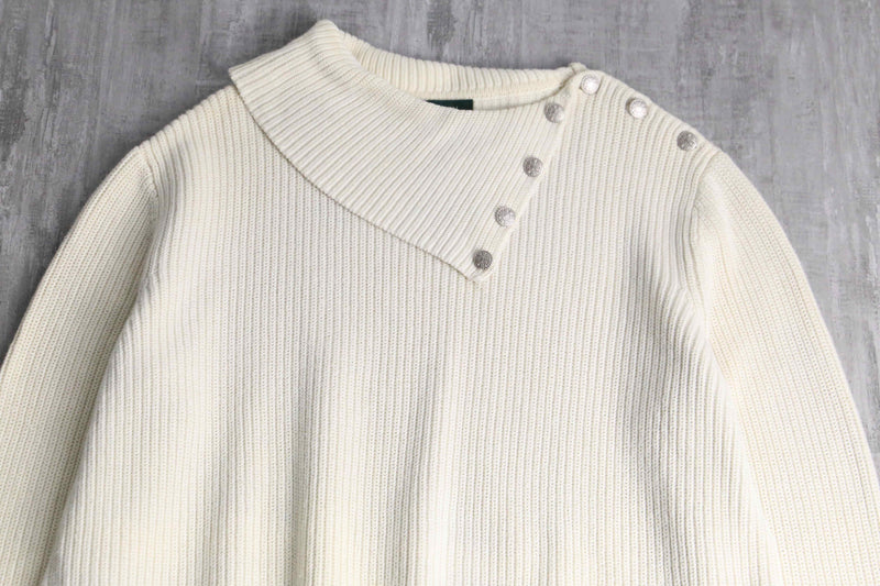 “Lauren Ralph Lauren” asymmetry shoulder button knit