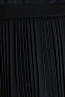 black middle length knit skirt