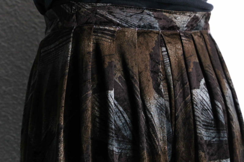 dark torn total pattern “袴” cropped pants
