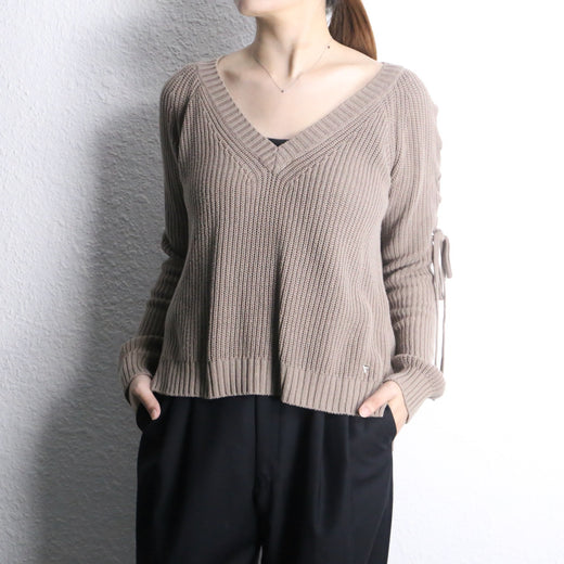 "GUESS"lace-up brown ivory v-neck knit