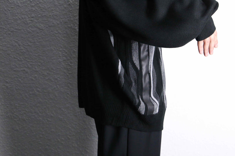 monochrome tones geometric stripes zip up