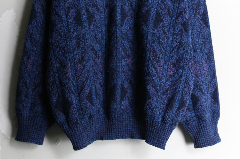 blue color V neck knit