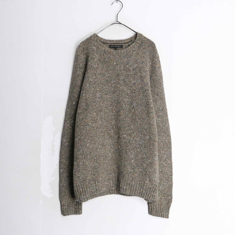 "BANANA REPUBLIC" worm color  crew neck knit