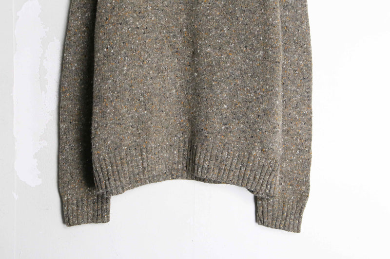 "BANANA REPUBLIC" worm color  crew neck knit