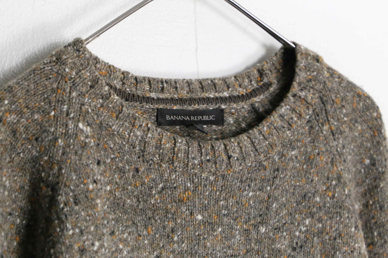 "BANANA REPUBLIC" worm color  crew neck knit