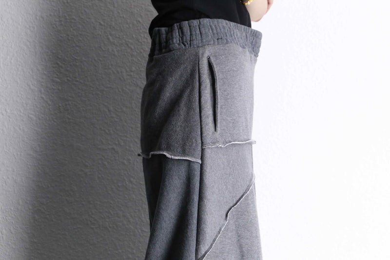"Re:make" patchwork super buggy darkgray sweat pants