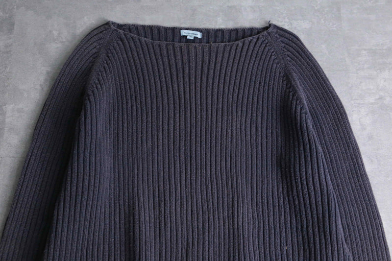 grayish purple color spread neck knit