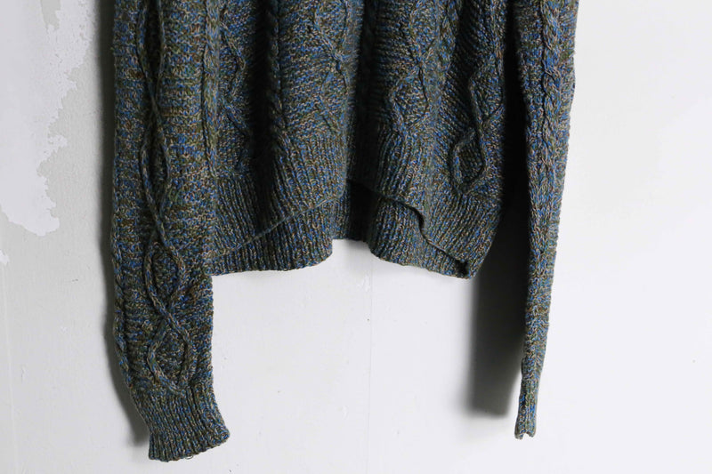 "Alexander julian" glay color switching design knit