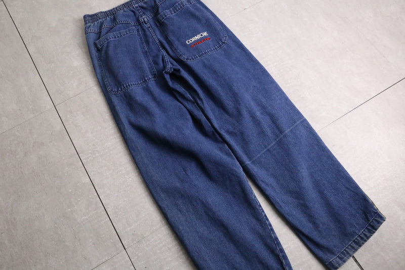 side gimmick loose denim pants