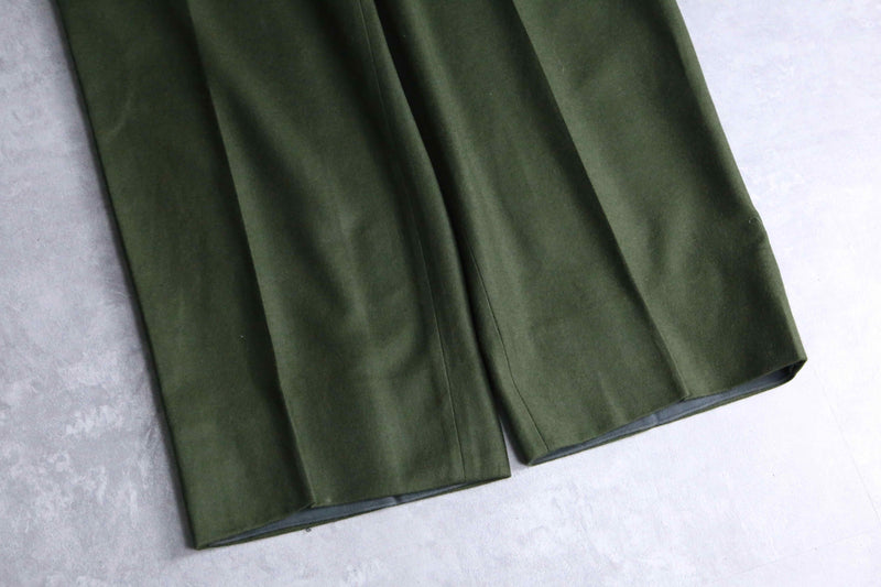 olive green color wide flannel trousers