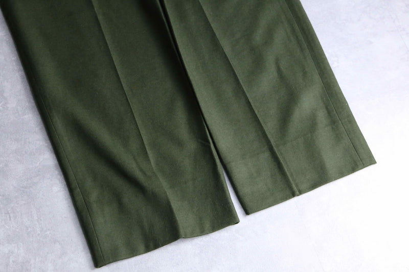 olive green color wide flannel trousers