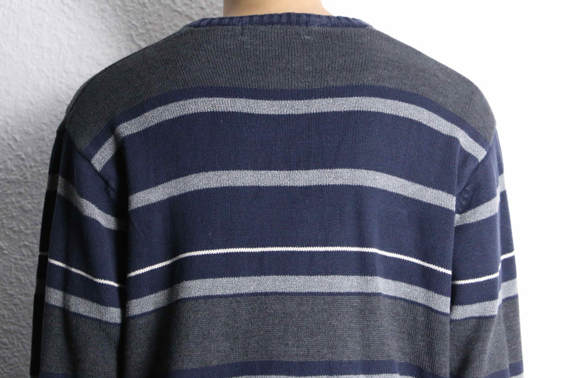 gradation stripe v neck knit