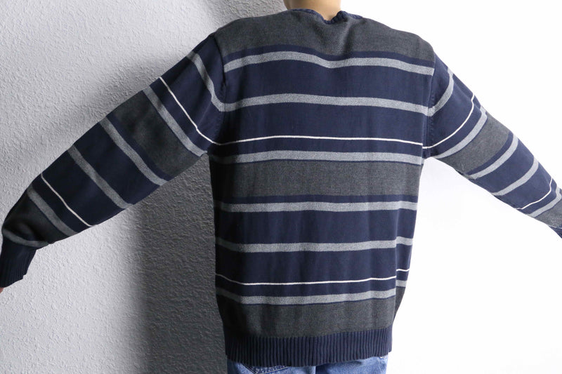 gradation stripe v neck knit