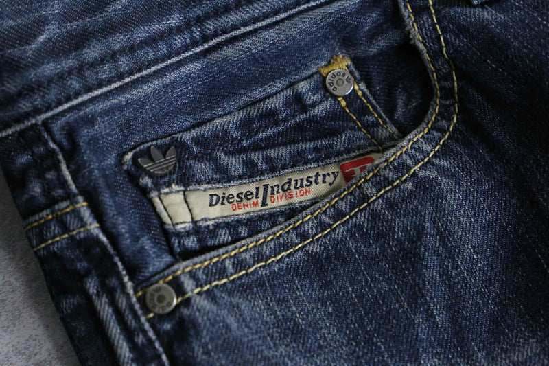 ”DIESEL × adidas” ADI-VIKER 4B straight denim pants