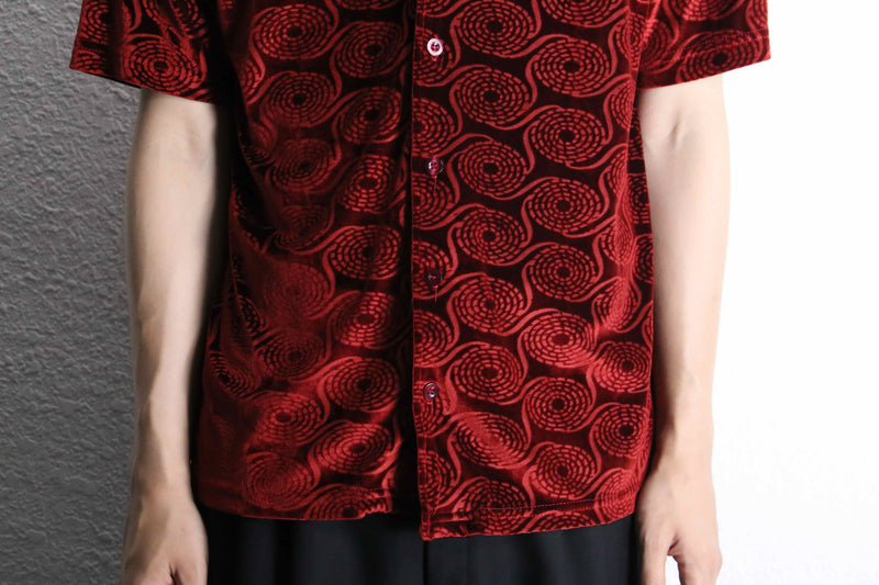 red velours total geometry pattern S/S shirt